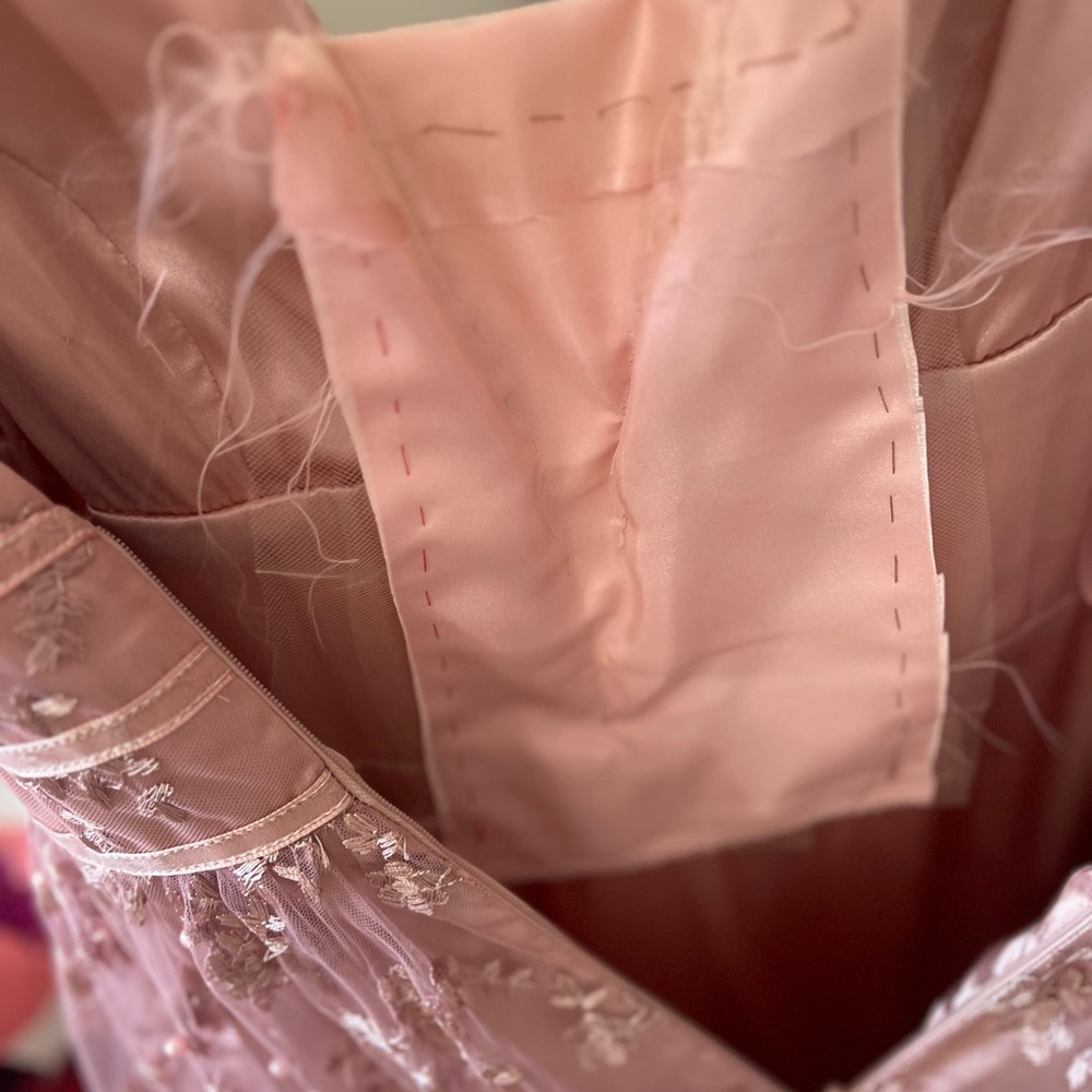 Elegant Avery G Dusty Pink Floral Lace Dress Tulle - Picture 6 of 7